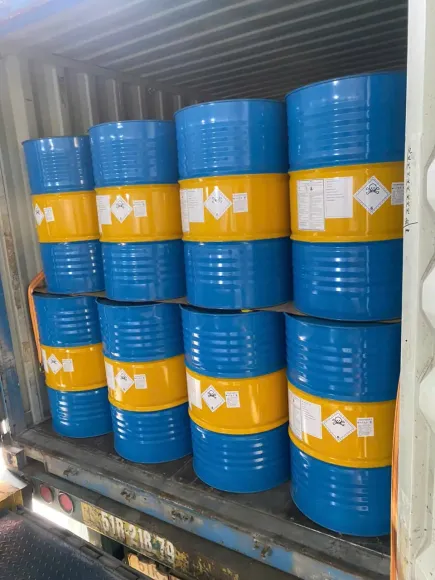 Hóa chất công nghiệp là gì? Phân loại hóa chất thông dụng?